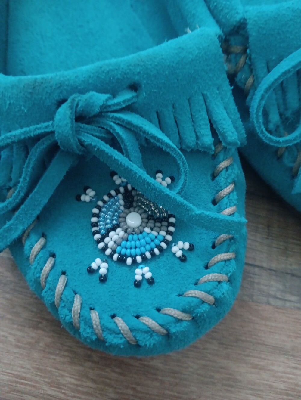Minnetonka Me To We Turquoise Beaded Suede Moccasins Sz 7 - Picture 3 of 5